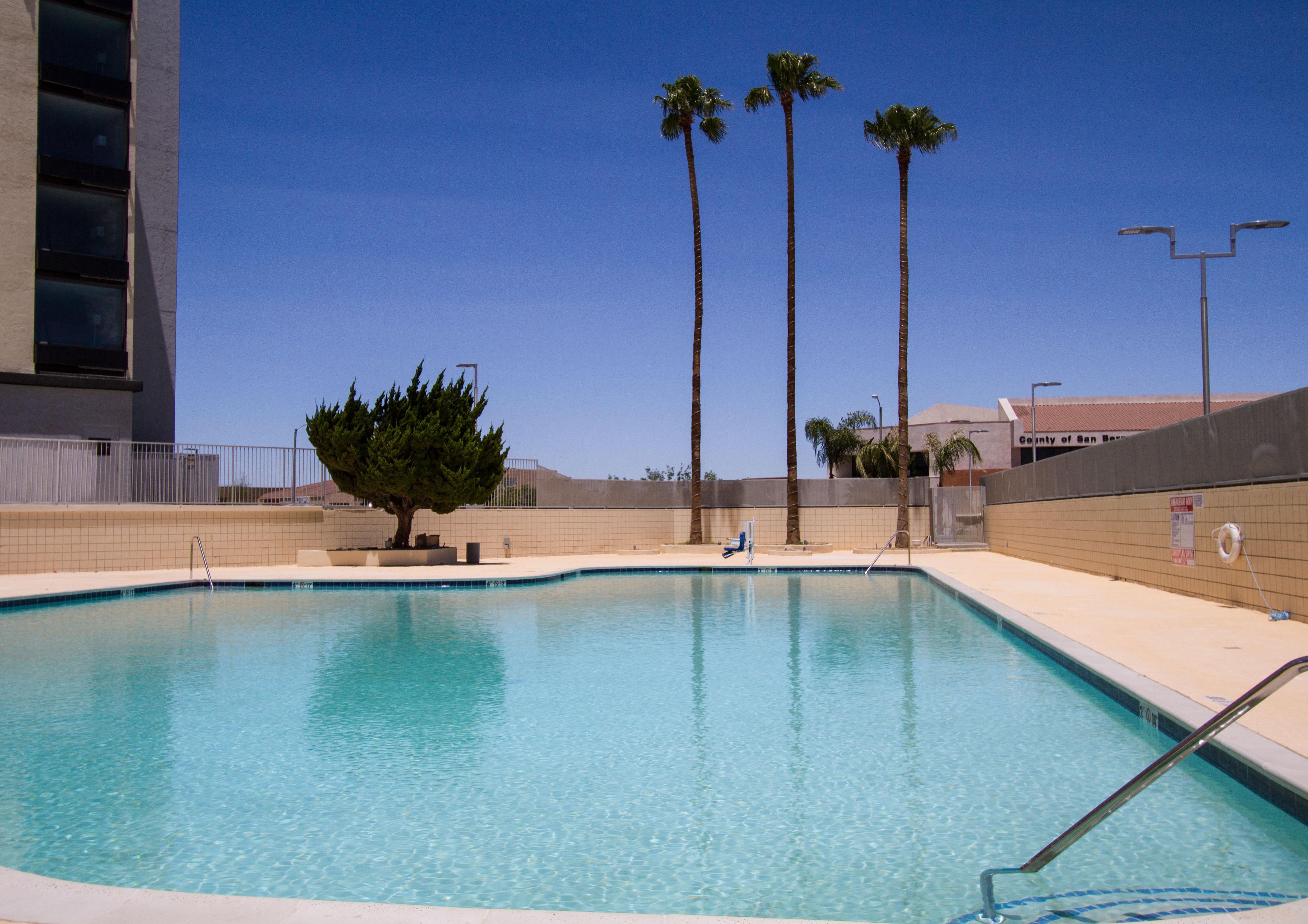 Holiday Inn Victorville By Ihg Екстериор снимка