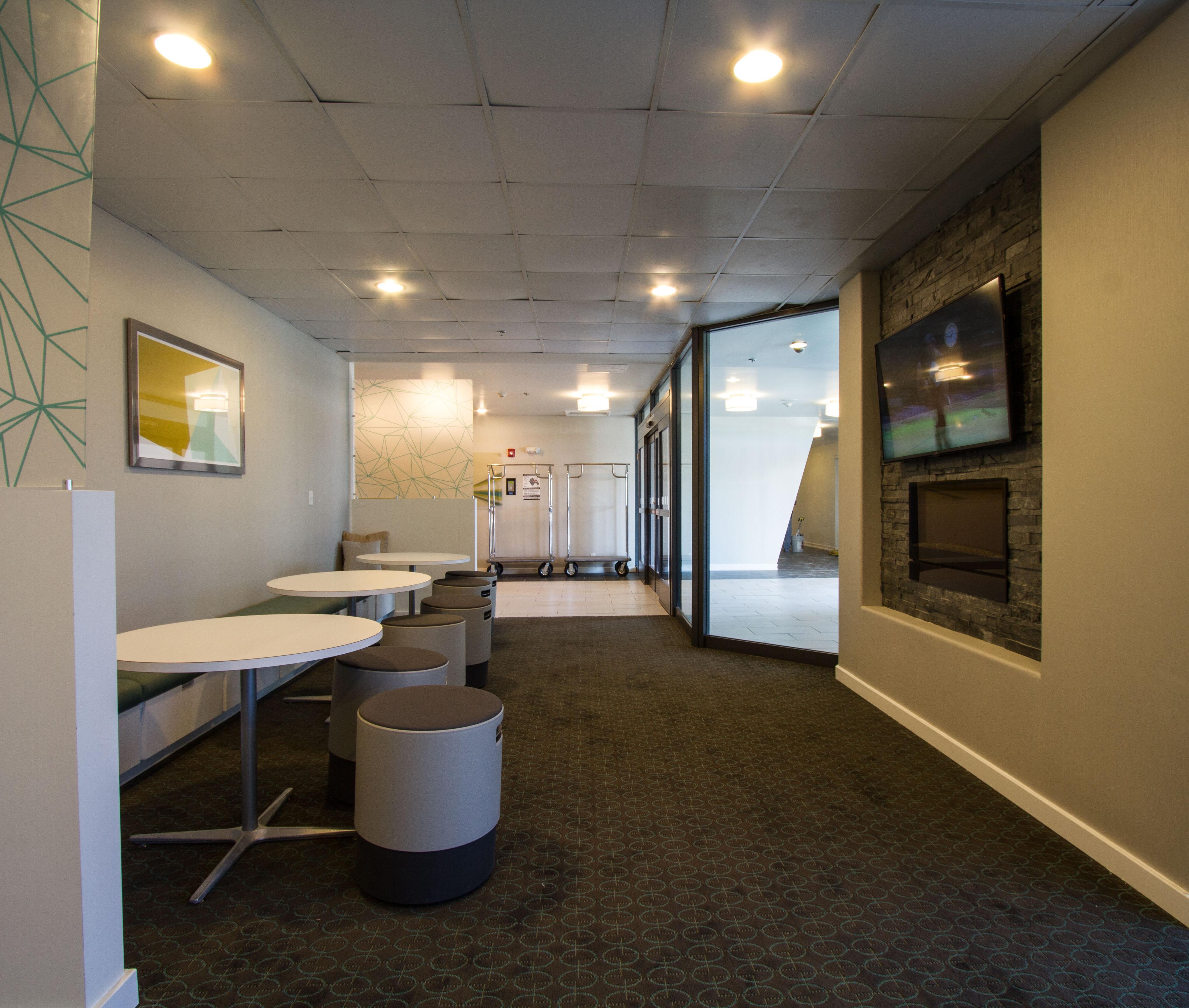 Holiday Inn Victorville By Ihg Екстериор снимка