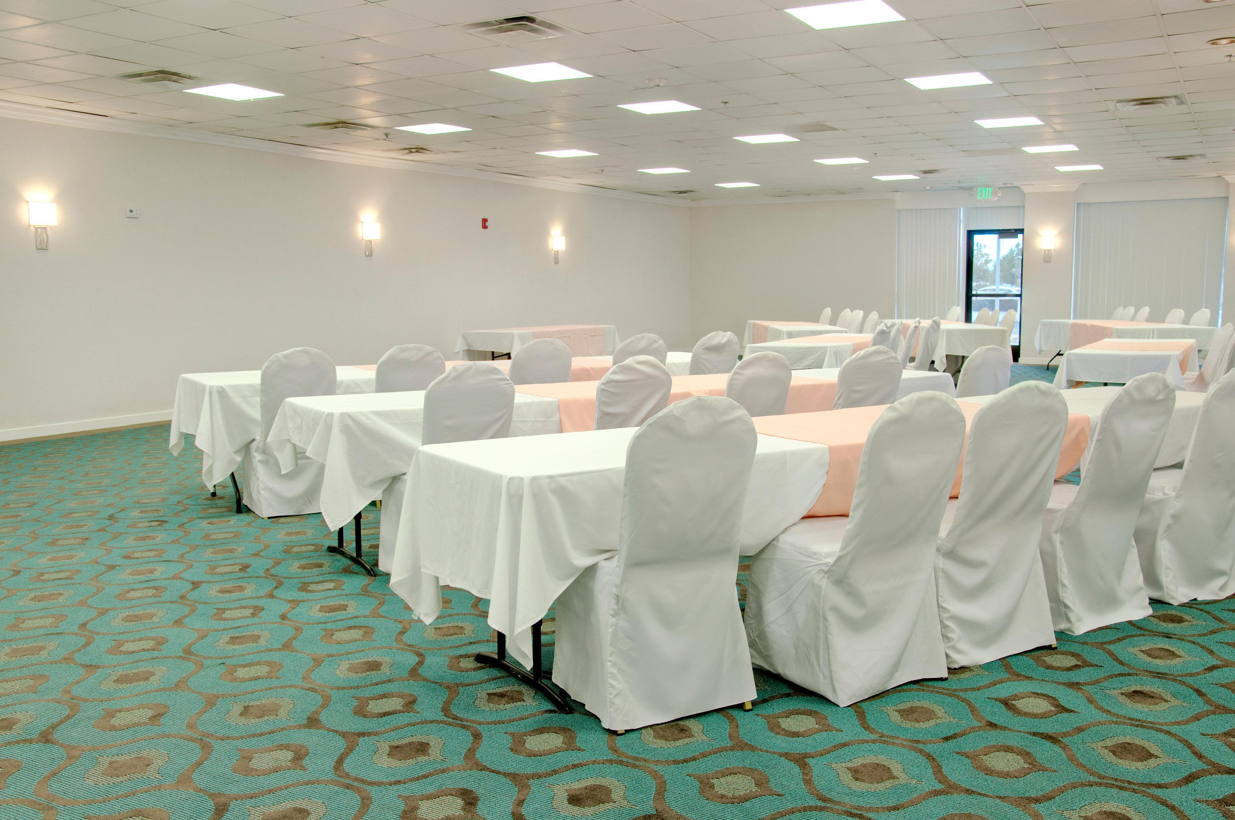 Holiday Inn Victorville By Ihg Екстериор снимка