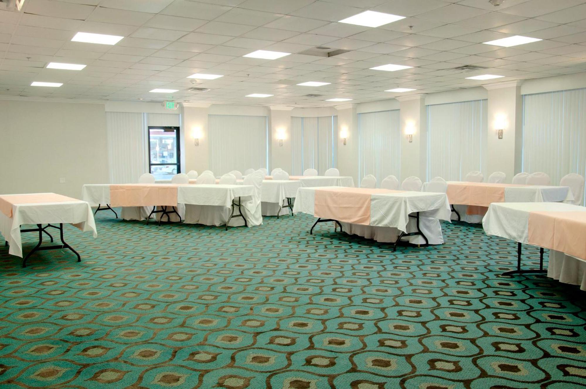 Holiday Inn Victorville By Ihg Екстериор снимка